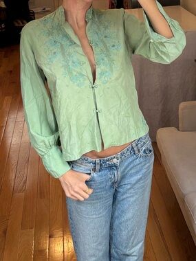 VINTAGE Light Green Button-Up Blouse